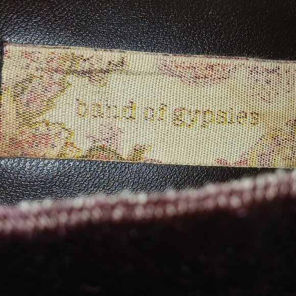 BAND OF GYPSIES PURPLE VELVET HEELED SANDAL, WOMENS SIZE 7 - Picture 2 of 8